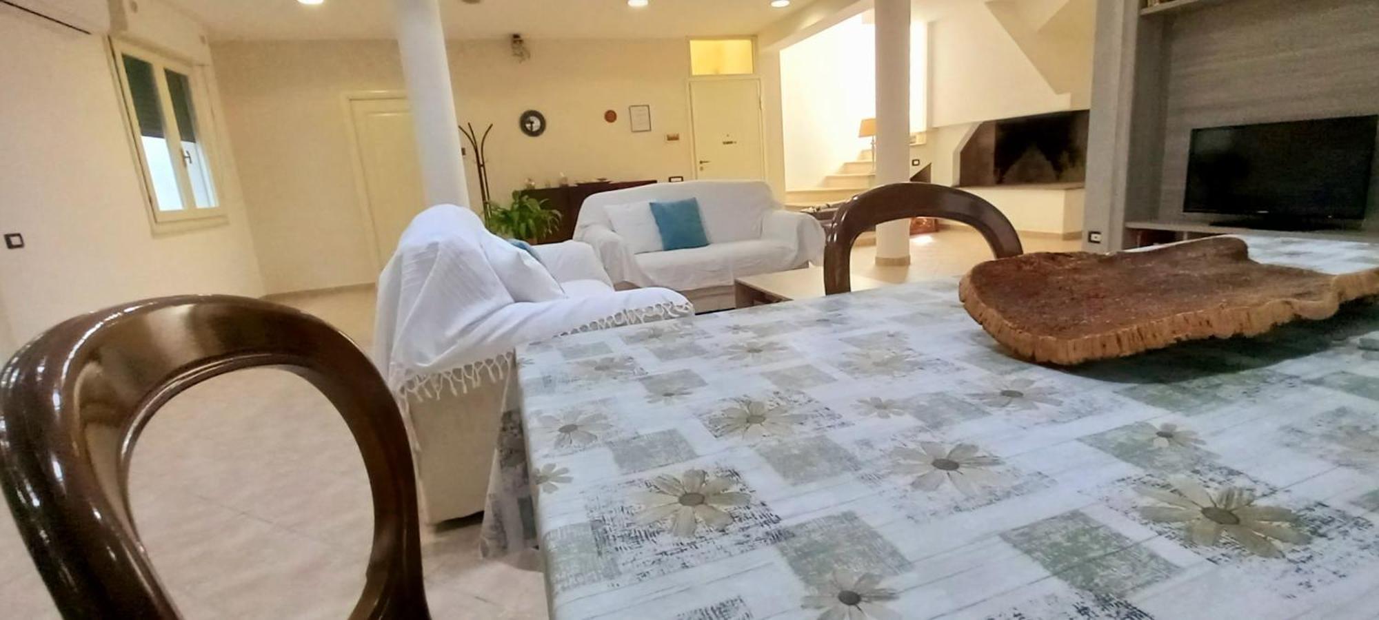 Miriam Casa Vacanze 弗里米尼迪夸尔图 外观 照片